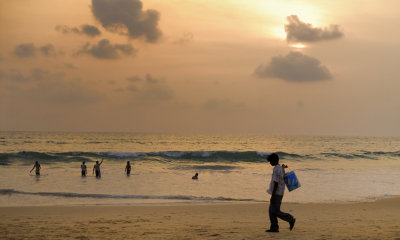 Sunset is pretty... so what! - Calangute.