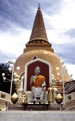 Nakhon Pathom:  Phra Pathom Chedi