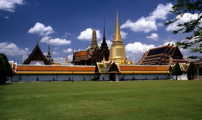Wat Phra Kaew from the entrance area
