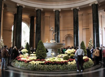 Rotunda of the National Art Gallery at Christmas