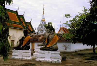 Wat Phra Borom That Chaiya