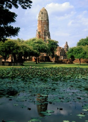 Wat Phra Ram alternate view
