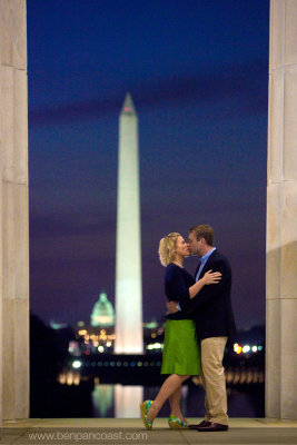 Lincoln Memorial Engagement Photo.jpg