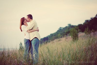 Engagement photo kiss.JPG