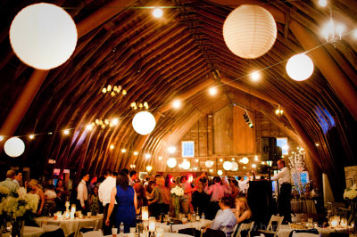 The_Blue_dress_barn_night.jpg