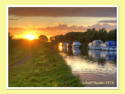 August sunset on the main line at Bridge House marina (HDR) - 3