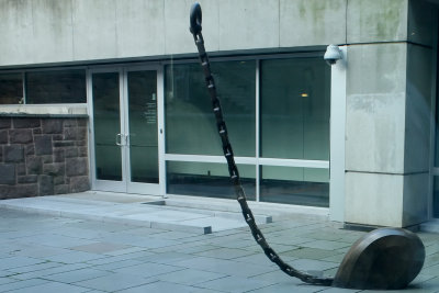 Yale Art Museum, Chain Sculpture