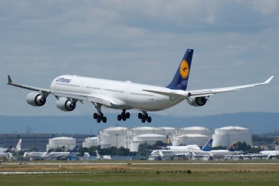Lufthansa   Airbus A340-600   D-AIHK