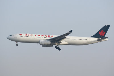 Air Canada   Airbus A330-300 C-GFUR