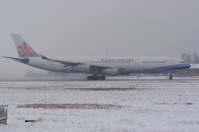 China Airlines Airbus A340-300 B-18805