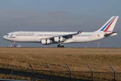Rpublique Franaise   Airbus  A340-200  F-RAJA