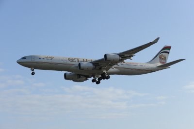 Etihad Airbus A340-500 A6-EHD