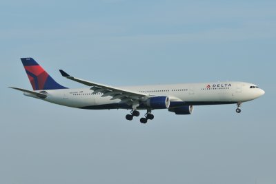 Delta Airbus A330-300 N808NW
