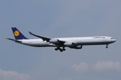 Lufthansa Airbus A340-600 D-AIHB
