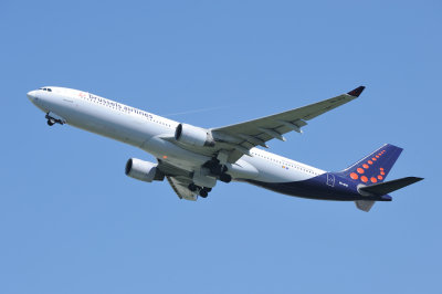 SN Brussels Airlines Airbus A330-300 OO-SFW latest colour scheme