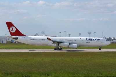 Turkish Airbus A340-300 TC-JDM