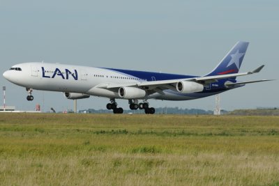 LAN Airbus A340-300 CC-CQA