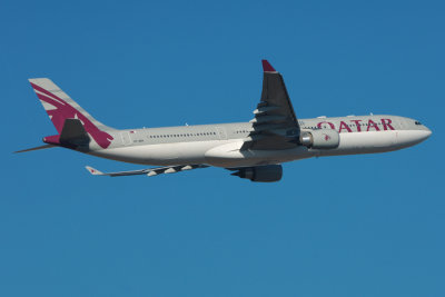 Qatar Airways Airbus A330-300 A7-AEH