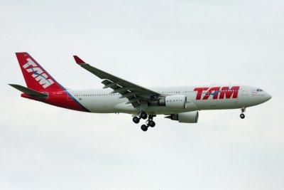 TAM  Airbus  A330-200  PT-MVG  new colours