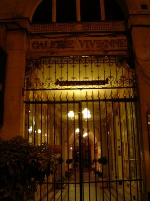 Galerie Vivienne - Locked up Tight