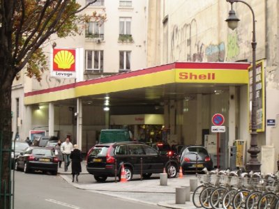 Shell Station in the Middle of Paris