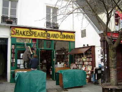 Setting up at Shakespeare & Co.