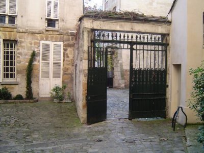 Cour de Rohan - looking into 2nd courtyard