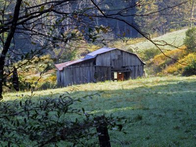Old barn on the Upper Trail
