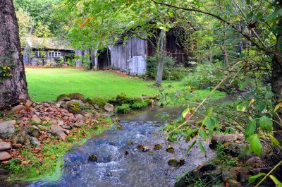Old barn by the crick
