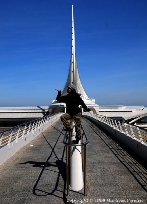 Egyptian Pose in MAM Bridgeway