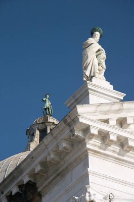 Statues on top of San Giorgio