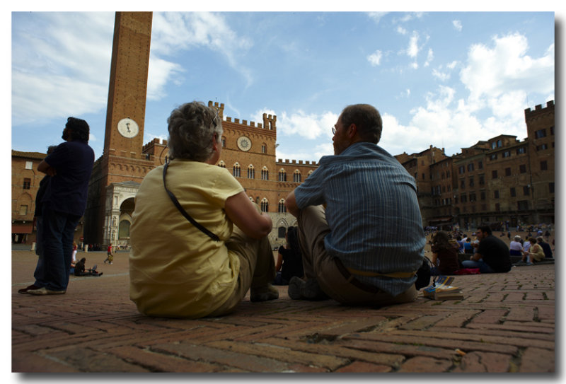 Hanging in Il Campo, Siena