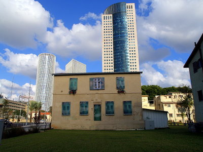 sarona house2.JPG