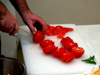 salad_PB307692 slicing tomatoes.JPG