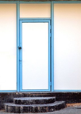 P7071452 - blue frame door.jpg