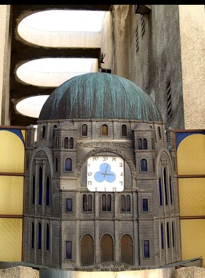 synagogue clock1.JPG