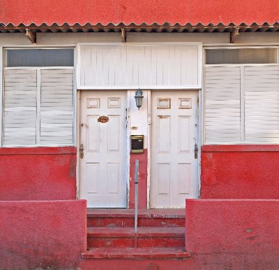 P7071436_red white doors redo.jpg