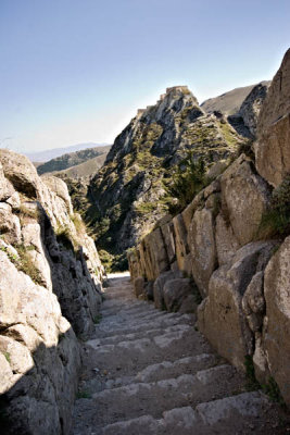 The way to the Babak Fortress