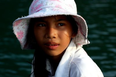 Boat girl - Halong Bay