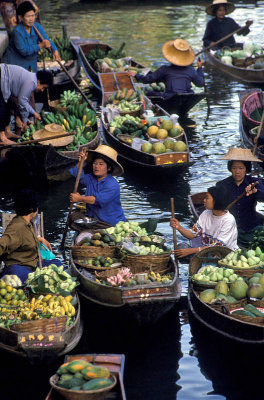 Damnoen Saduak Floating Market