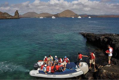 Arriving to Bartolom Island