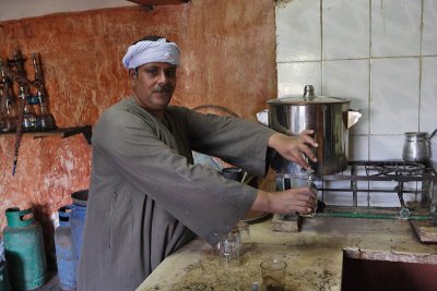 Al-Kharga, cafe owner