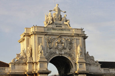 Arch at Comrcio Square