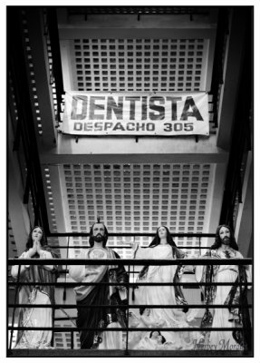 Sagrado Dentista del Despacho 305