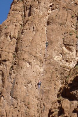 托拉峽谷攀岩者 Rock climber in Todra Gorge