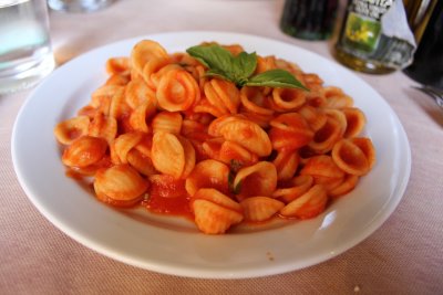 普伊亞(Puglia)地區美食：耳朵麵 Orechitte