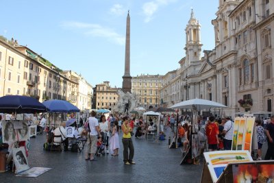那沃納廣場上到處是藝術家 Piazza Navona
