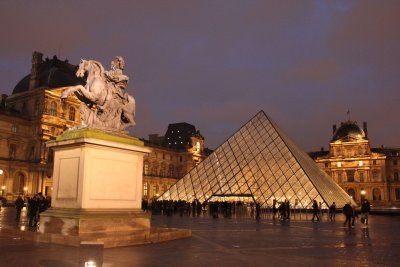 羅浮宮夜景 night shot of Louvre Museum