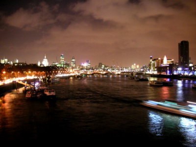 Night shot of London 倫敦夜景