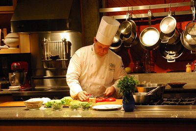 ANDY SHOWS HOW TO SLICE AN HEIRLOOM TOMATO